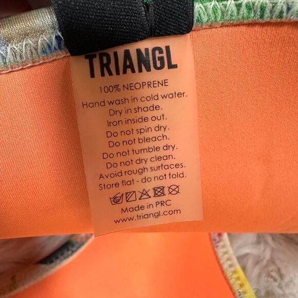 Triangl Neoprene Floral Bikini Bottom Size Small - Picture 4 of 5